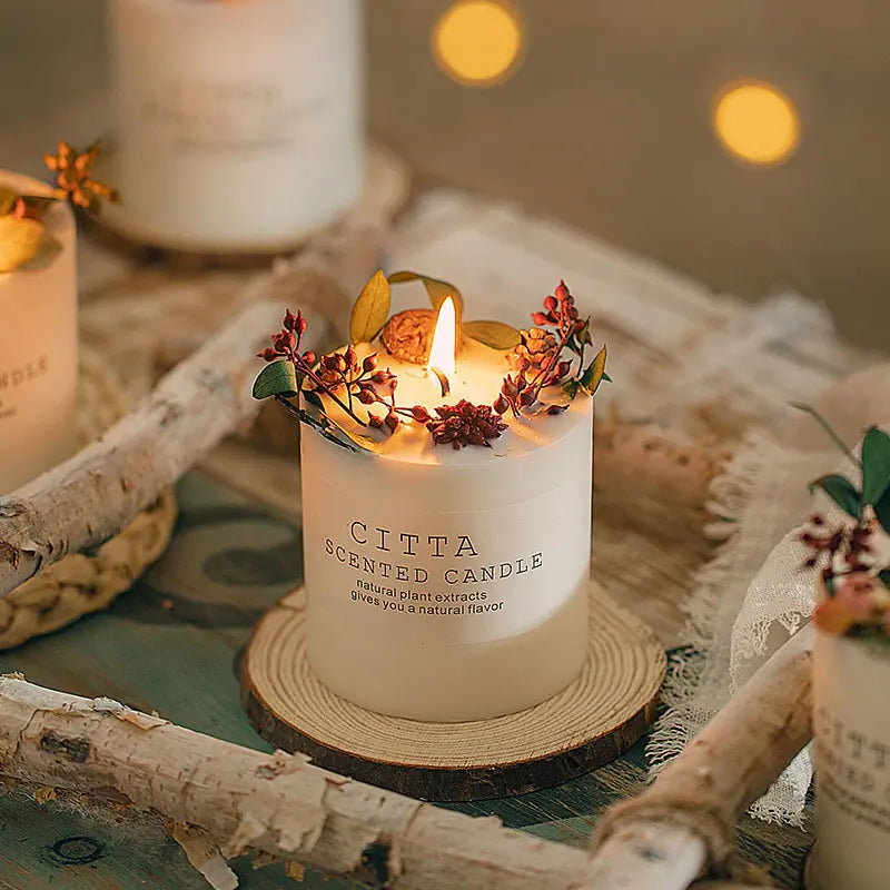 Creative soy wax aromatherapy candle with dried flowers